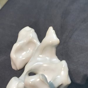 Un repose-pinceaux en porcelaine blanc de Chine, 19/20ème — photo 13