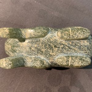 Un rhyton en forme de cerf et un modèle d'un cochon en jade sculpté, Han ou après — photo 24