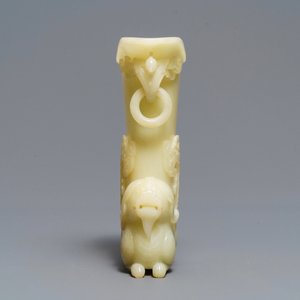 Un rhyton en jade jaune sculpté, Chine, 19/20ème — photo 3