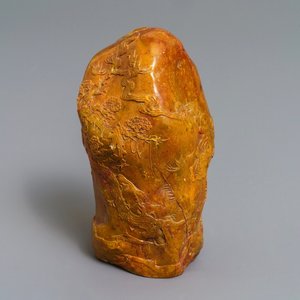 Un rocher à décor d'un paysage en pierre de Shoushan sculptée, Chine, 19/20ème — photo 1
