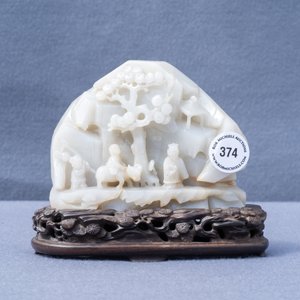 Un rocher à décor d'un paysage montagneux en jade céladon, Chine, 19/20ème — photo 7
