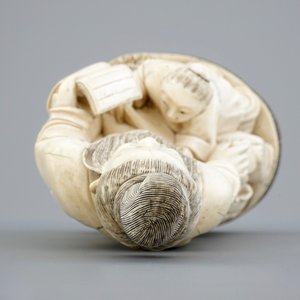 Un sage avec un enfant en ivoire sculpté, Chine, 19ème — photo 7