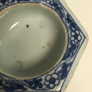 Un saleron en porcelaine de Chine bleu et blanc, époque Transition — photo 9