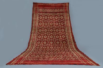 Un sari rituel en ikat patola pour l'Indonésie aux tampons de la Compagnie des Indes, Gujarat, Inde, 17ème