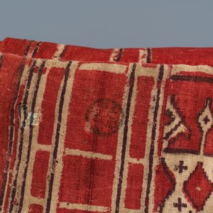 Un sari rituel en ikat patola pour l'Indonésie aux tampons de la Compagnie des Indes, Gujarat, Inde, 17ème — photo 3