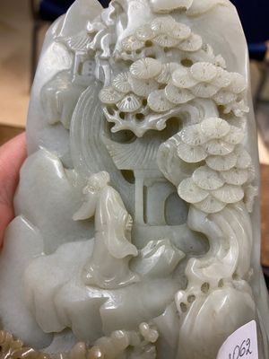 Un sceau en jade brun à inscription et un paysage montagneux en jade blanc sculpté, Chine, 19/20ème — photo 15