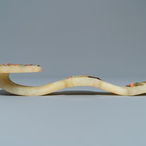 Un sceptre 'ruyi' en pierre dure incrustée, Chine, 19ème/20ème — photo 2