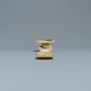 Un sceptre 'ruyi' en pierre dure incrustée, Chine, 19ème/20ème — photo 3