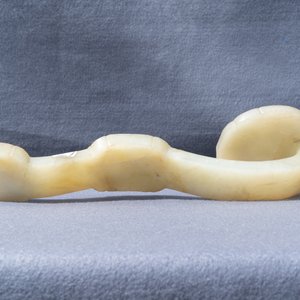Un sceptre 'ruyi' en pierre dure incrustée, Chine, 19ème/20ème — photo 9
