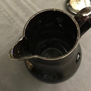 Un service à café de 4 pièces en terre noire de Namur à montures en argent, 18ème — photo 18