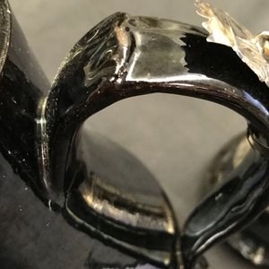Un service à café de 4 pièces en terre noire de Namur à montures en argent, 18ème — photo 23