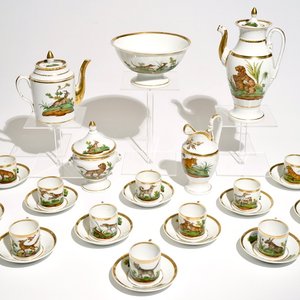 Un service à café Empire de 29 pièces en porcelaine de Paris aux décors animaliers, 1ère moitié du 19ème — photo 1