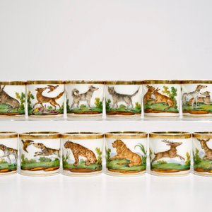 Un service à café Empire de 29 pièces en porcelaine de Paris aux décors animaliers, 1ère moitié du 19ème — photo 5