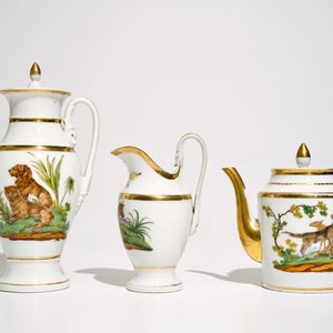 Un service à café Empire de 29 pièces en porcelaine de Paris aux décors animaliers, 1ère moitié du 19ème — photo 6