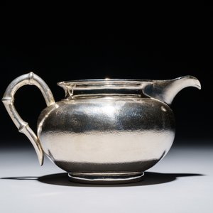 Un service à thé à trois pièces en argent chinois, marque de Hung Chong, Shanghai, vers 1900 — photo 10
