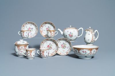 Un service à thé de 12 pièces en porcelaine de Chine famille rose pour le marché européen, Qianlong