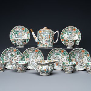 Un service à thé de 14 pièces en porcelaine de Chine famille verte de Canton dans son coffret de présentation, 19ème — photo 5