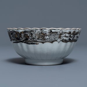 Un service à thé de 37 pièces en porcelaine de Chine grisaille à décor de Jupiter, Qianlong — photo 9