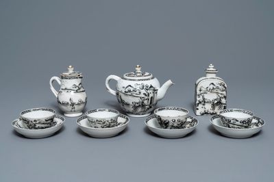 Un service à thé de onze pièces en porcelaine de Chine grisaille à décor européen, Qianlong