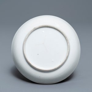 Un service à thé de onze pièces en porcelaine de Chine grisaille à décor européen, Qianlong — photo 16
