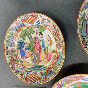 Un service à thé en porcelaine de Chine famille rose de Canton, 19ème — photo 35
