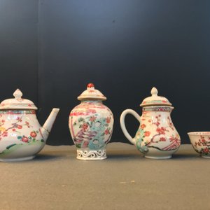 Un service à thé en porcelaine de Chine famille rose, Yongzheng — photo 20