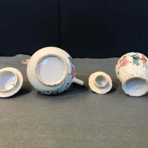 Un service à thé en porcelaine de Chine famille rose, Yongzheng — photo 23