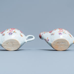 Un service de 158 pièces en porcelaine de Chine famille rose à décor floral de type Lowestoft, Qianlong — photo 23