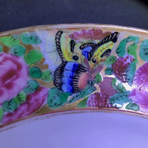 Un service de 16 pièces en porcelaine de Chine famille rose de Canton, 19ème — photo 34