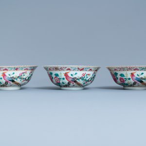 Un service de 56 pièces en porcelaine de Chine famille rose pour le marché Straits ou Peranakan, 19ème — photo 31