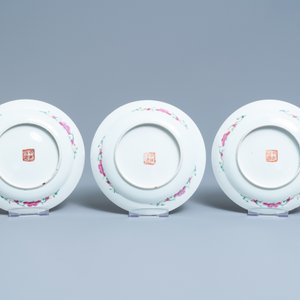 Un service de 56 pièces en porcelaine de Chine famille rose pour le marché Straits ou Peranakan, 19ème — photo 6