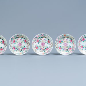 Un service de 56 pièces en porcelaine de Chine famille rose pour le marché Straits ou Peranakan, 19ème — photo 10