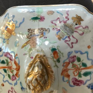Un service de 9 pièces en porcelaine de Chine famille rose, Jiaqing/Daoguang — photo 25