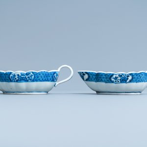 Un service en porcelaine de Chine en bleu et blanc à décor de scènes de chasse, 18/19ème — photo 23