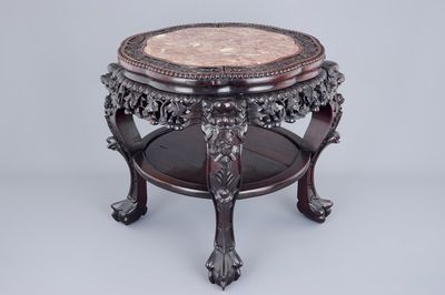 Un socle chinois en bois sculpté et marbre, 19ème