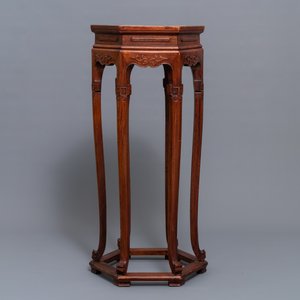 Un socle en bois monté d'une plaque en marbre, Chine, 19/20ème — photo 3