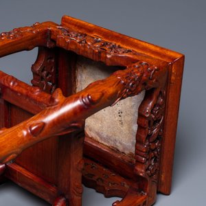 Un socle en bois sculpté au plateau en marbre, Chine, 19ème — photo 8