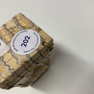 Un socle en dent de mammouth poli, 17/18ème — photo 16