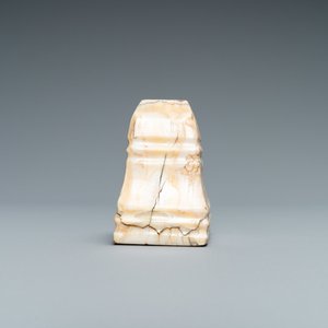 Un socle en dent de mammouth poli, 17/18ème — photo 6