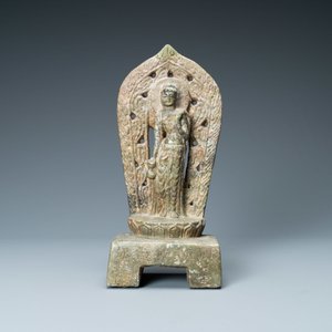 Un stèle en pierre sculptée à inscription, Chine, peut-être Wei — photo 2