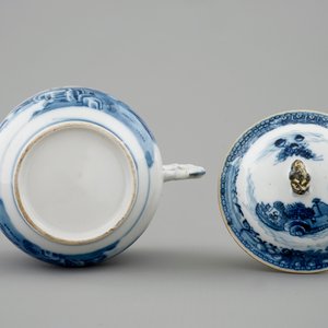 Un sucrier et son couvercle en porcelaine de Chine bleu et blanc doré, Qianlong — photo 7
