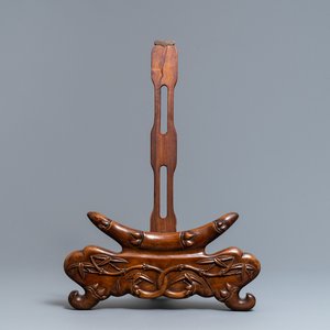 Un support de plat en bois de hongmu, Chine, Qing — photo 1