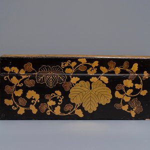 Un suzuribako en laque à décor de vignes, Japon, Edo ou Meiji, 18/19ème — photo 3