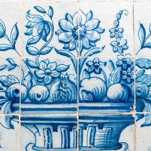 Un tableau de carreaux en faïence portugaise en bleu et blanc, 18ème — photo 4