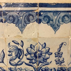 Un tableau de carreaux en faïence portugaise en bleu et blanc, 18ème — photo 8
