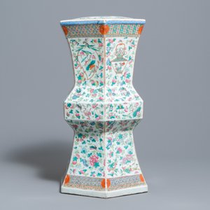 Un tabouret de forme hexagonale en porcelaine de Chine famille rose, 19ème — photo 3