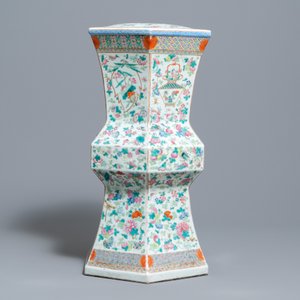 Un tabouret de forme hexagonale en porcelaine de Chine famille rose, 19ème — photo 5