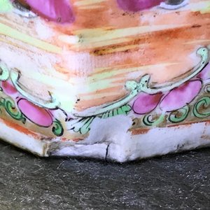 Un tabouret de forme hexagonale en porcelaine de Chine famille rose de Canton, 19ème — photo 18