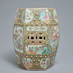 Un tabouret de forme hexagonale en porcelaine de Chine famille rose de Canton, 19ème — photo 5