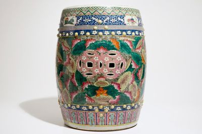 Un tabouret en porcelaine de Chine famille rose à décor d'oiseaux et fleurs de lotus, 19ème